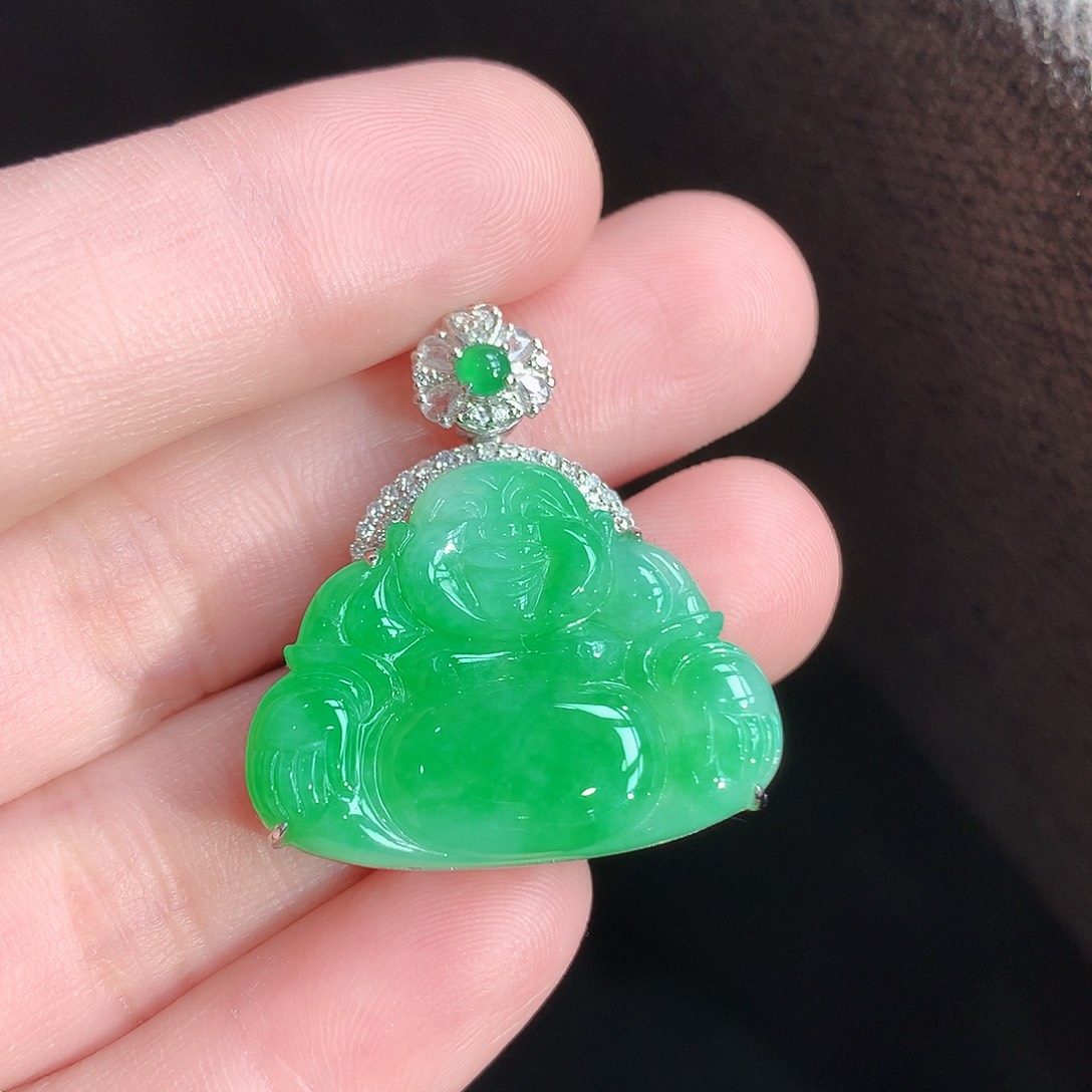 颈饰18K金镶嵌翡翠