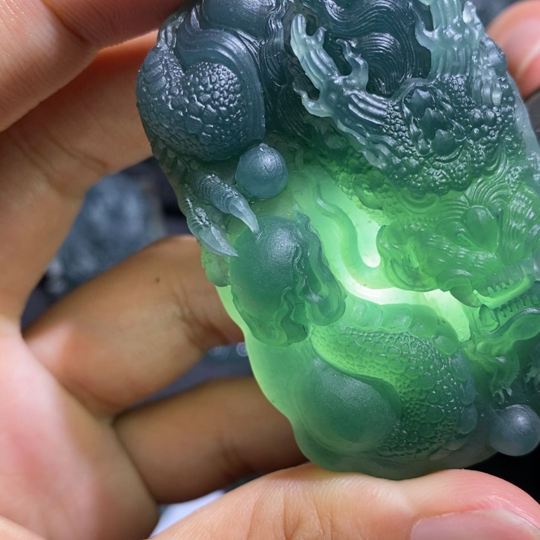 未镶嵌定制翡翠随形龙牌