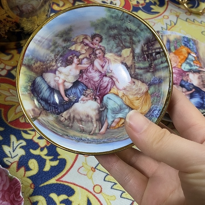 瓷片瑕疵2只………………………………