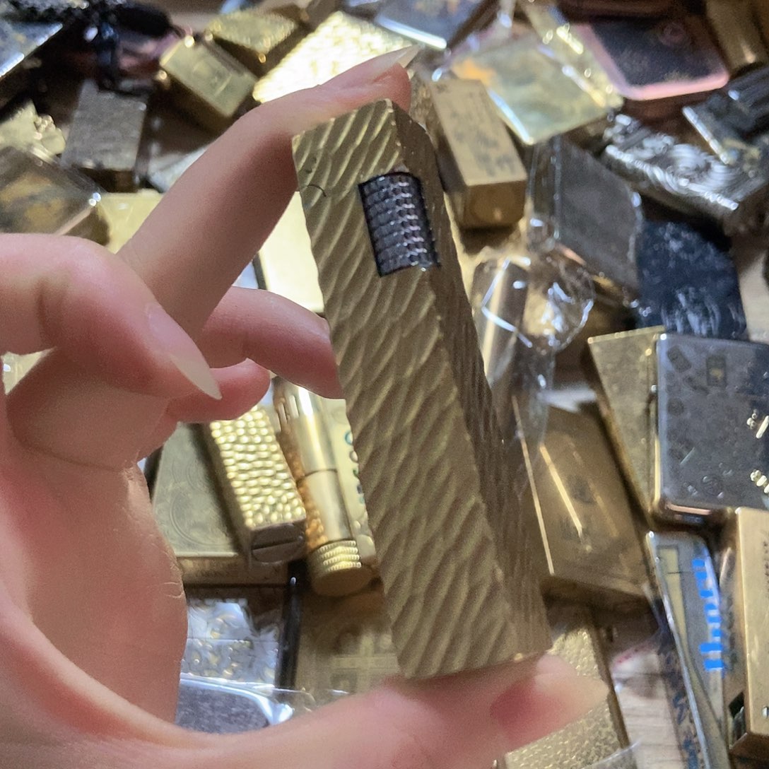 铜四方直播间福利打火机