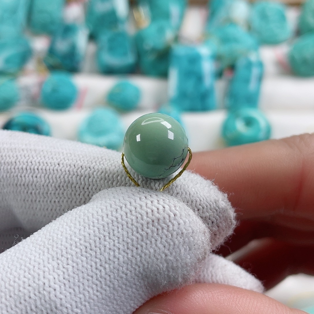 绿松石颈饰未镶嵌素*