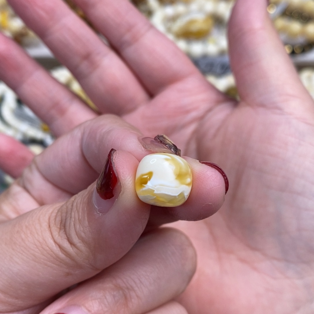 琥珀裸石未镶嵌金溶洞老型单珠11.7