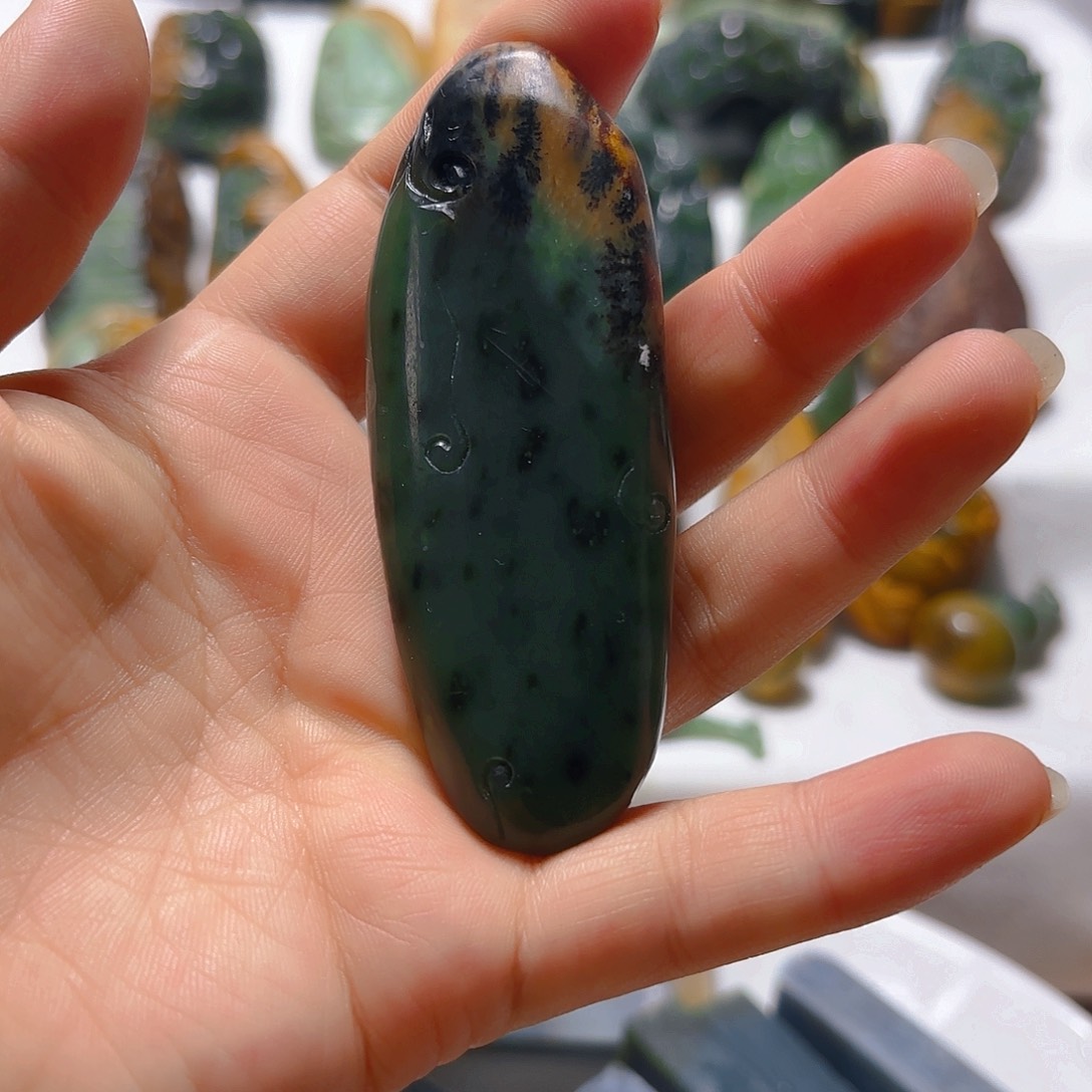 岫岩河磨玉（透闪石质玉）挂件未镶嵌