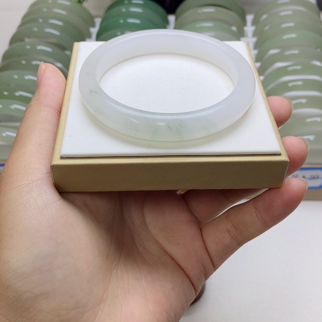 未镶嵌手镯石英质玉天山翠