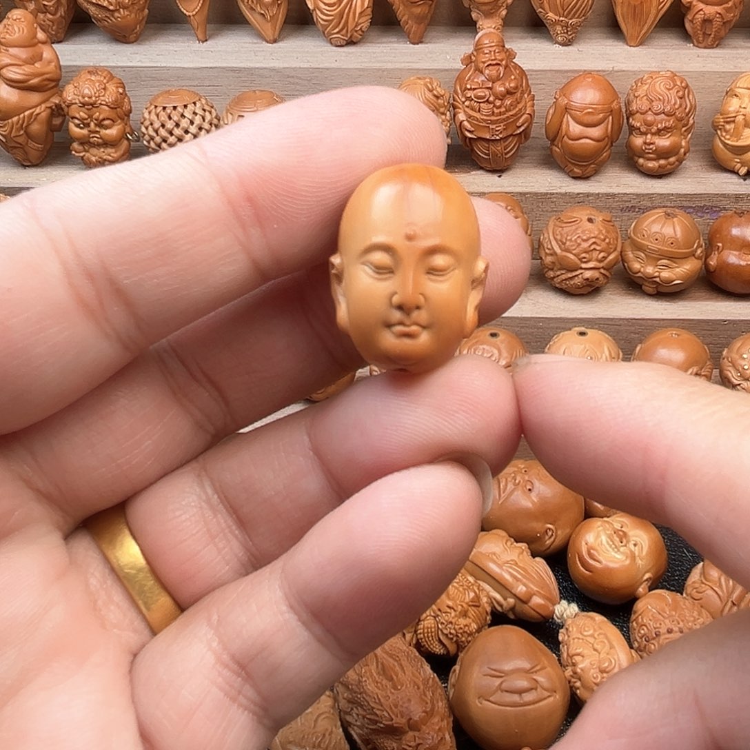 橄榄核吊坠18小僧福利