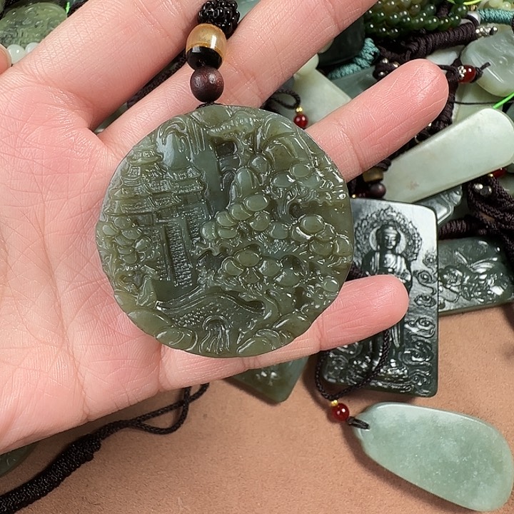 和田玉颈饰未镶嵌