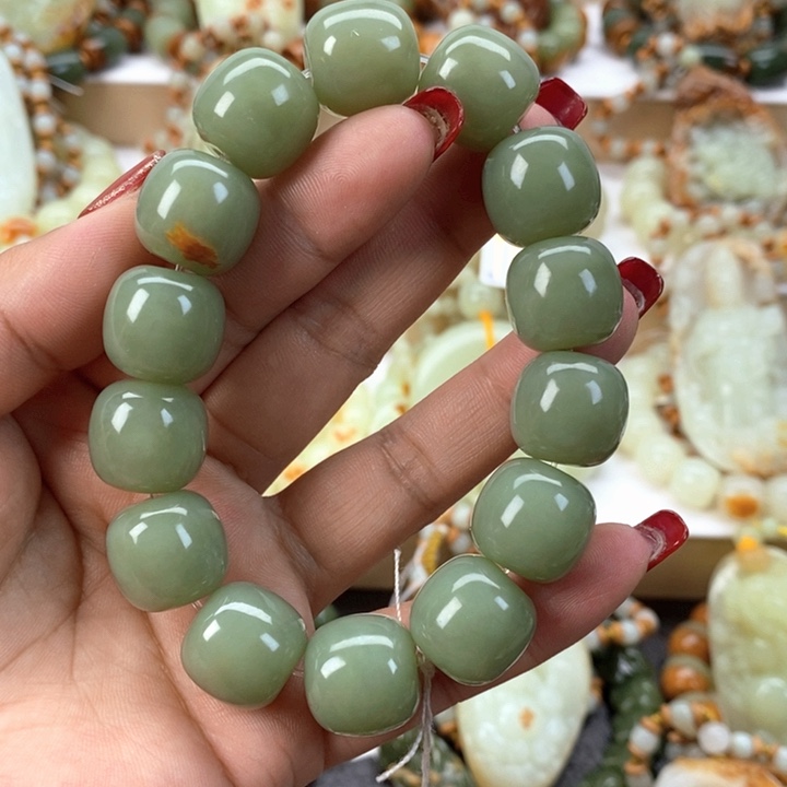 【闪购商品】透闪石质玉手串未镶嵌