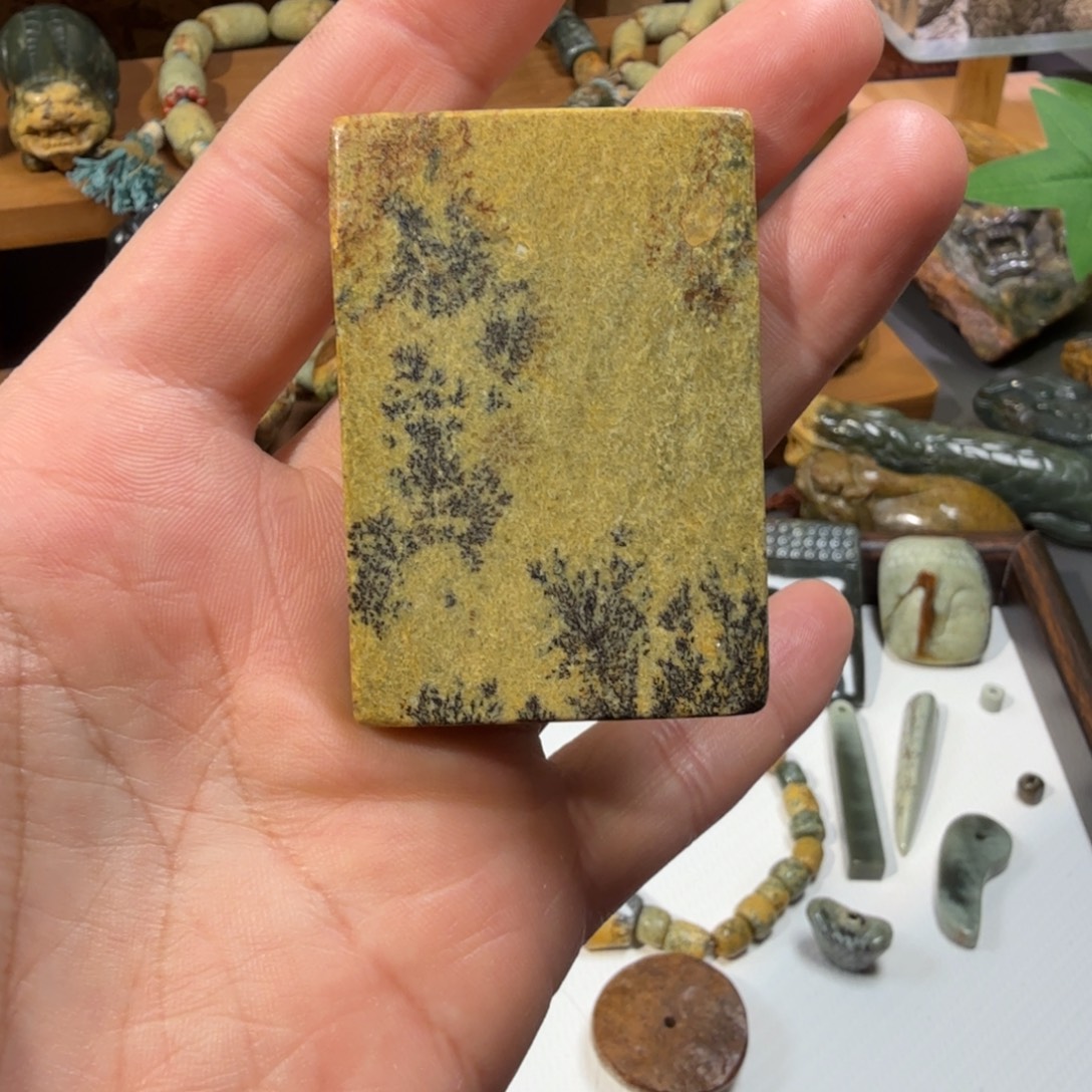 岫岩河磨玉（透闪石质玉）未镶嵌颈饰