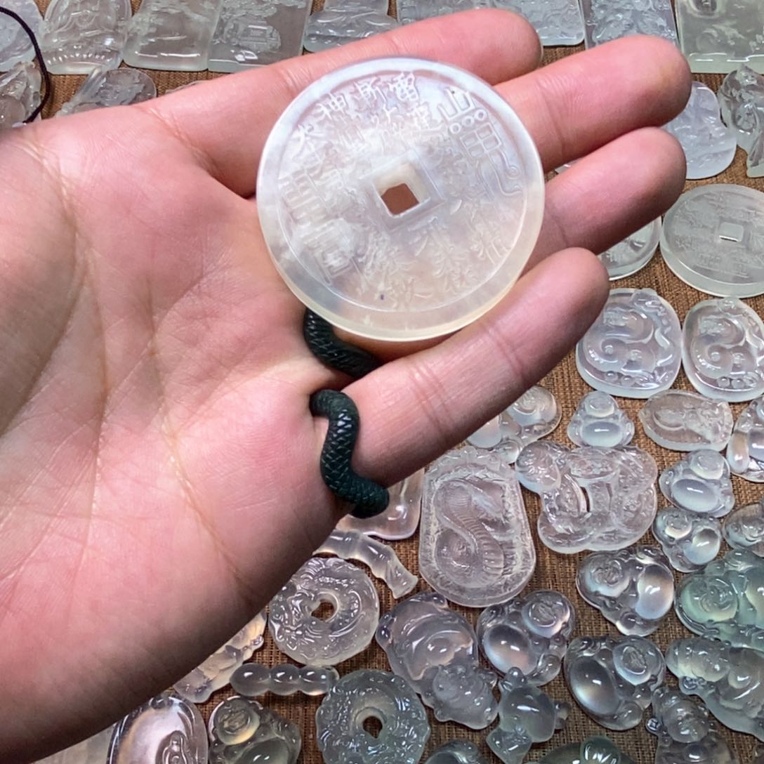 岫玉吊坠(不含链)未镶嵌