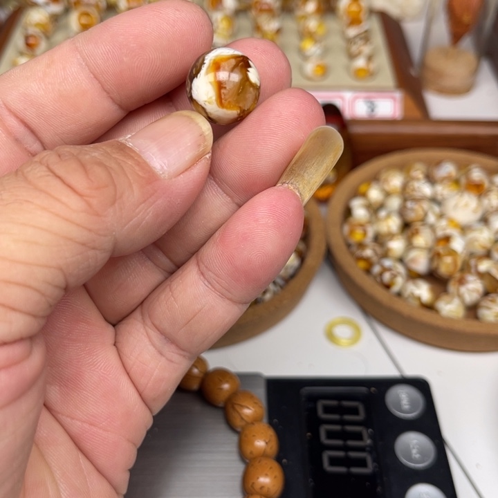 琥珀裸石未镶嵌94号