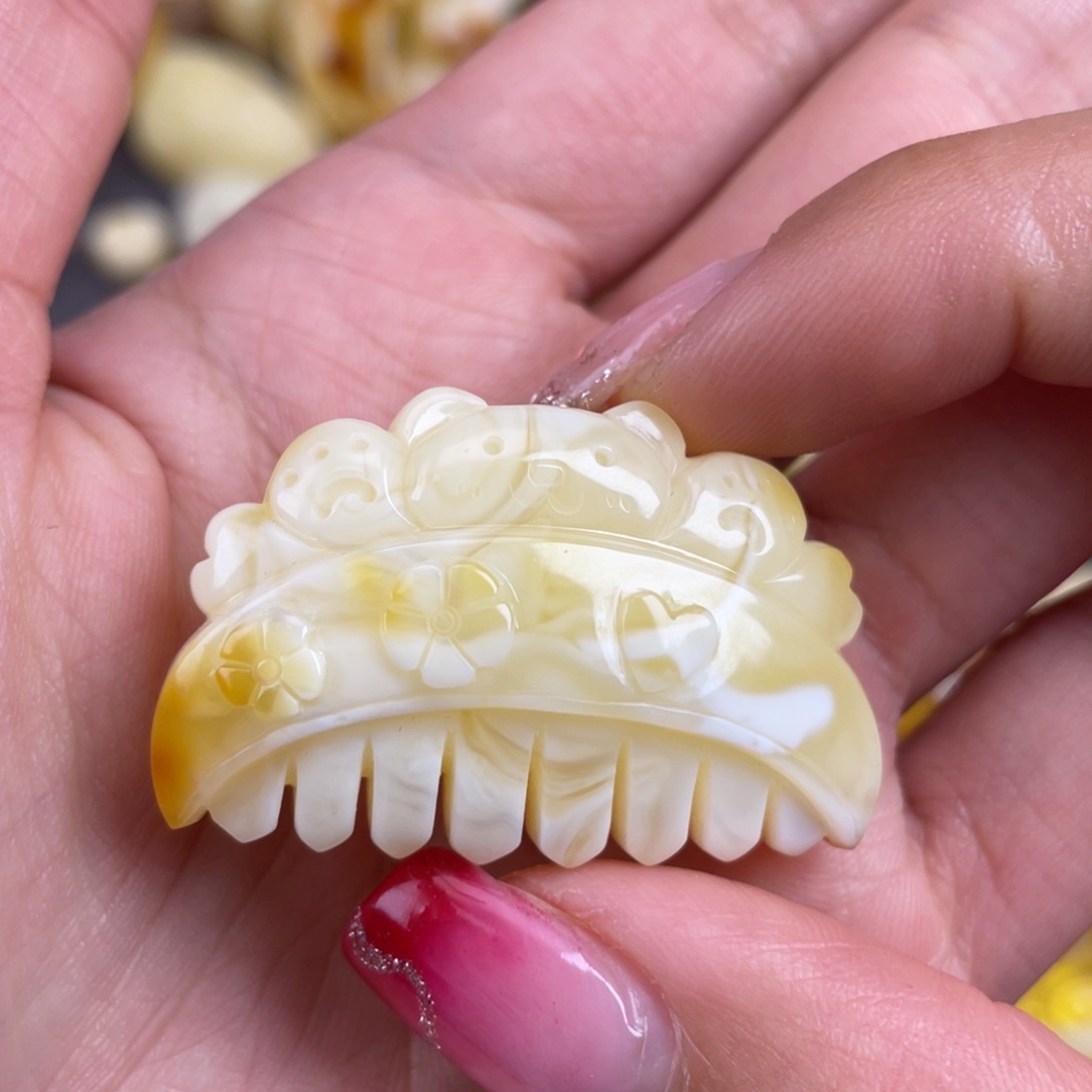 琥珀裸石未镶嵌蜜蜡