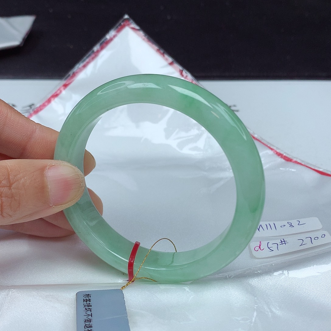 翡翠手镯未镶嵌57圈1082