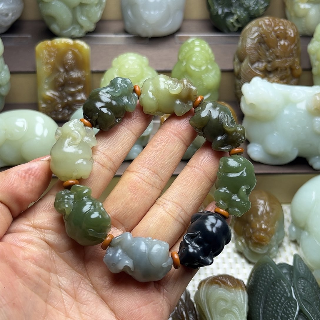 随***安和田玉未镶嵌挂件