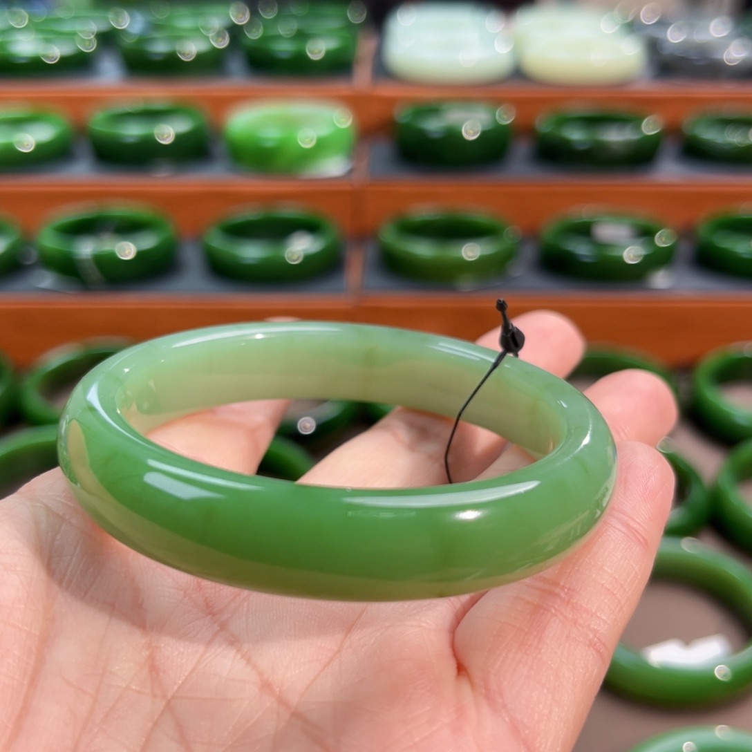 未镶嵌手镯和田玉（碧玉）