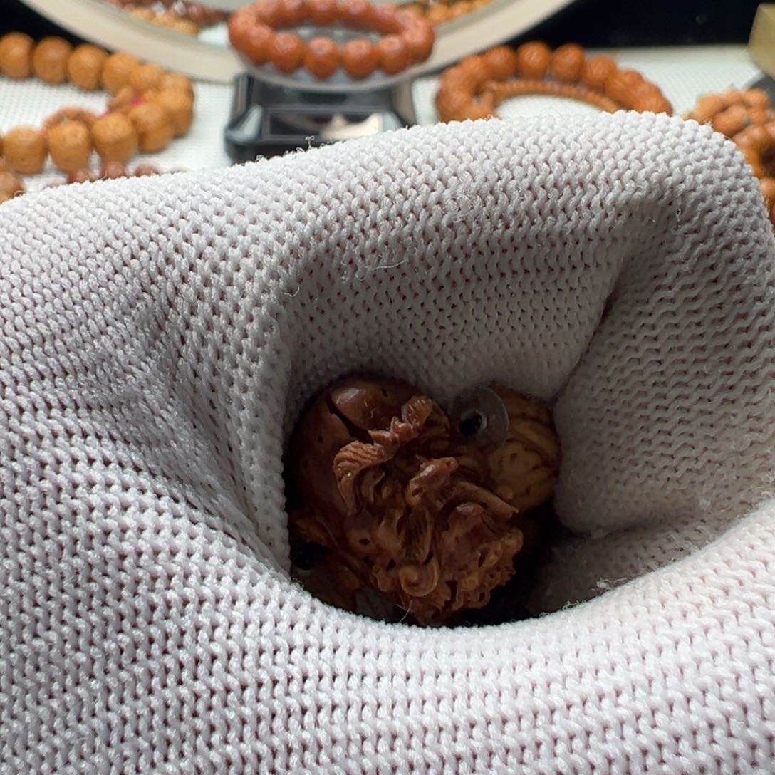 孤***狼桃木桃核纯手工工艺品