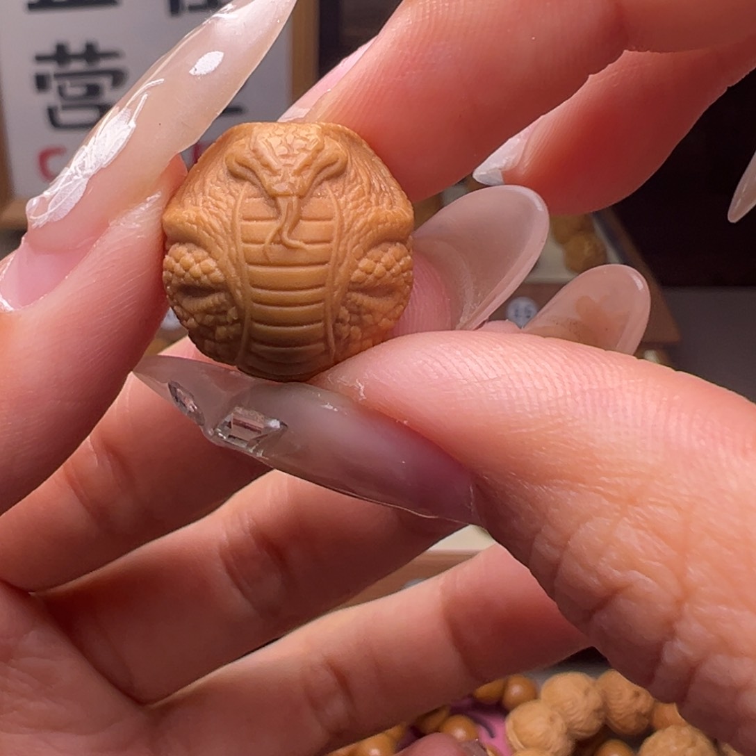 文玩核桃把件17左右尺寸蛇王全品有正常封口线