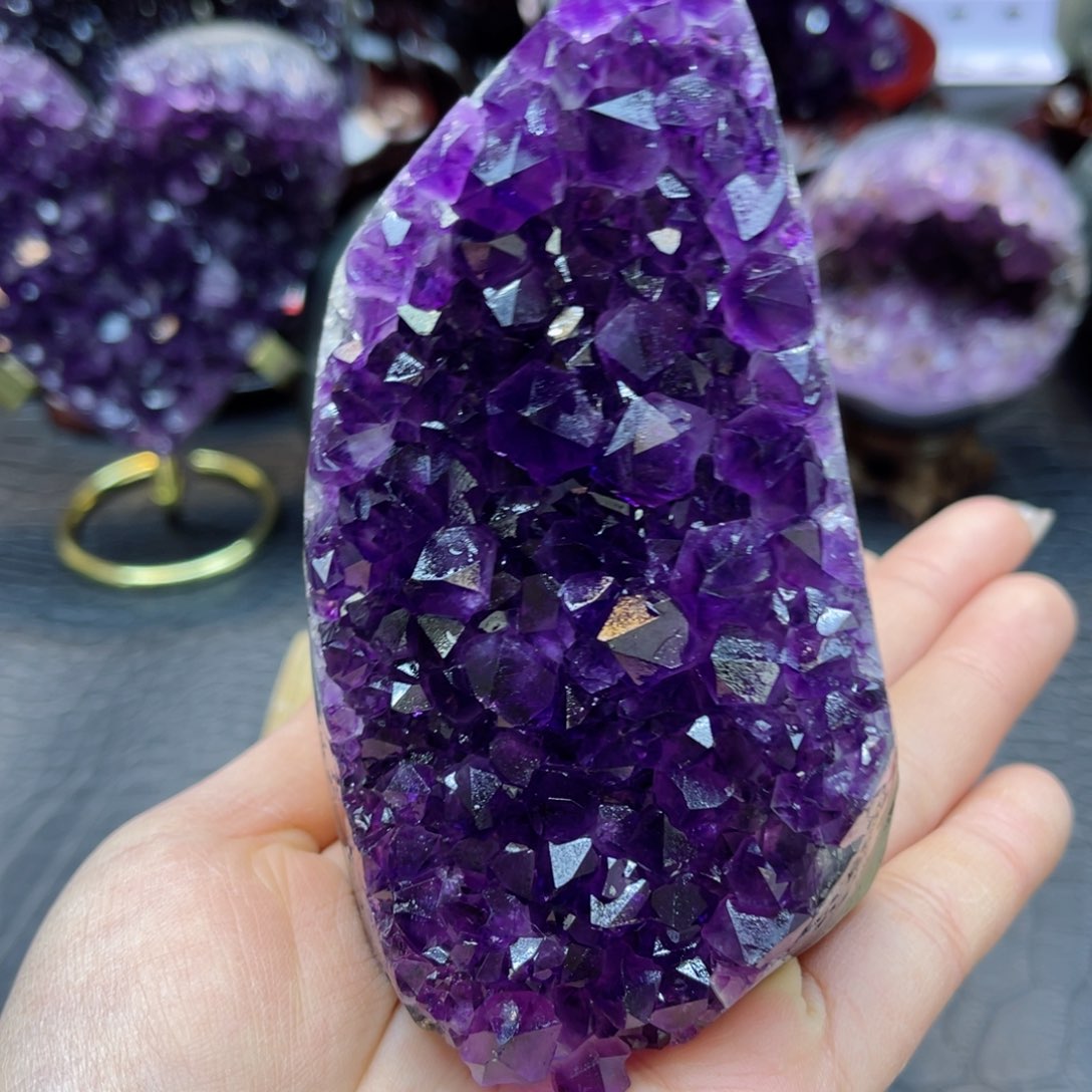 紫晶大型摆件（非配饰）未镶嵌