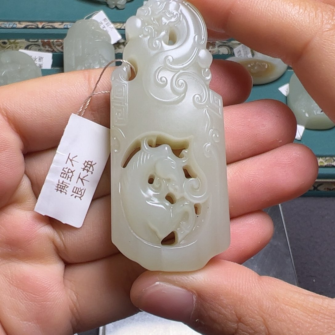 和田玉颈饰未镶嵌