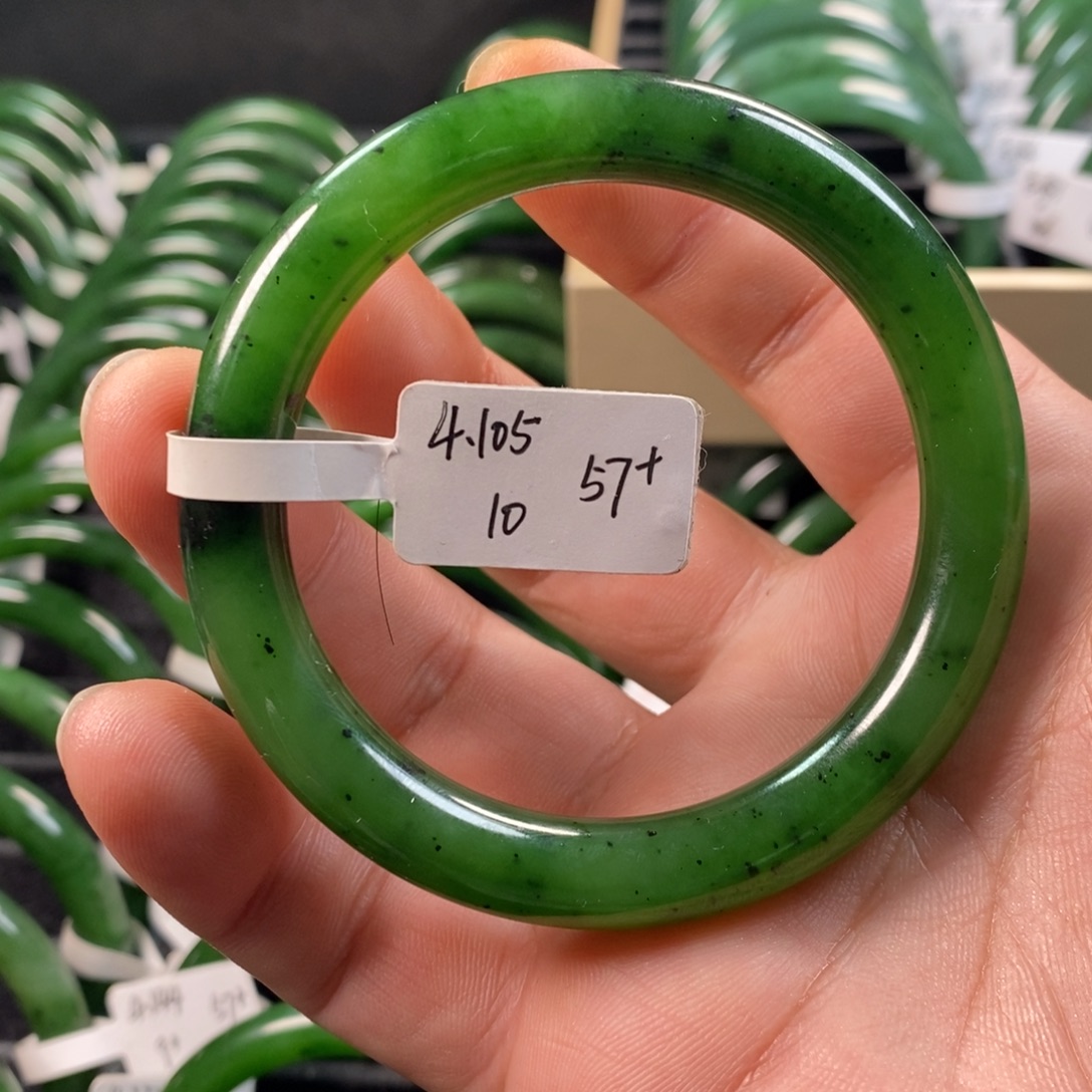 和田玉（碧玉）未镶嵌手镯