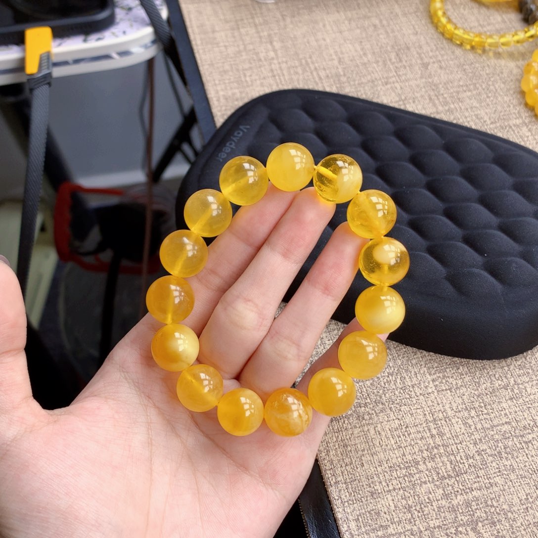 琥珀未镶嵌珠宝奇石15