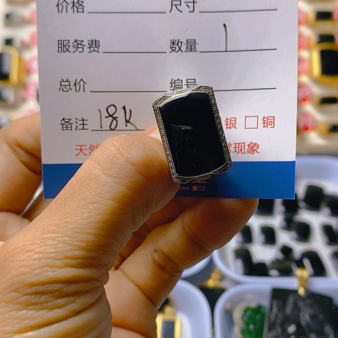 翡翠戒指18K金镶嵌落**悔