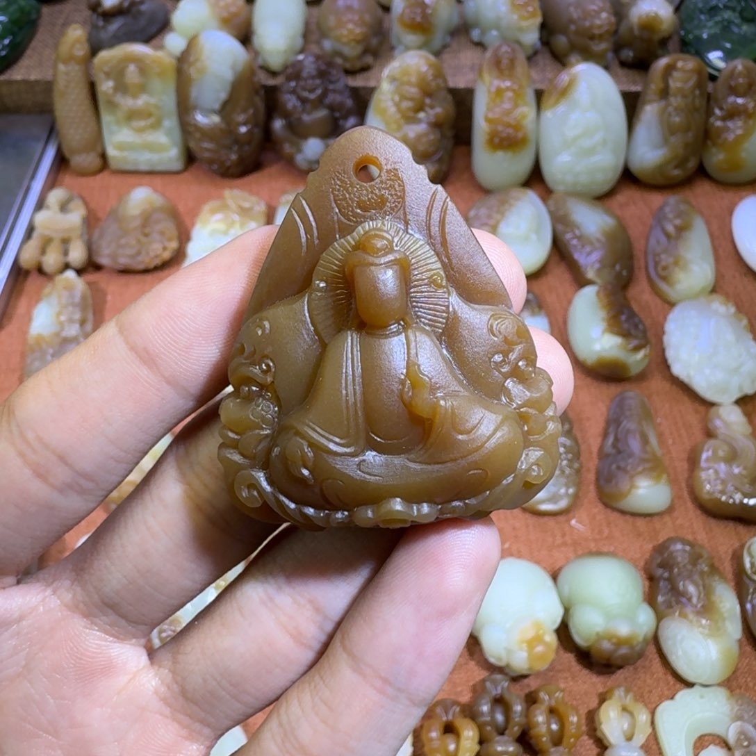 微***醺和田玉未镶嵌颈饰