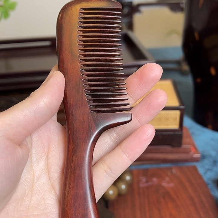 檀香紫檀（小叶紫檀）梳子