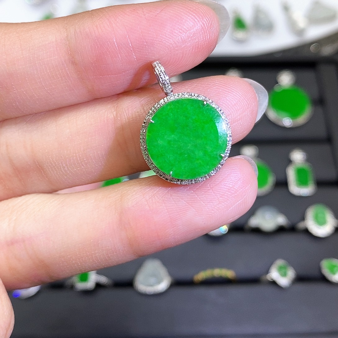 翡翠18K金镶嵌吊坠(不含链)