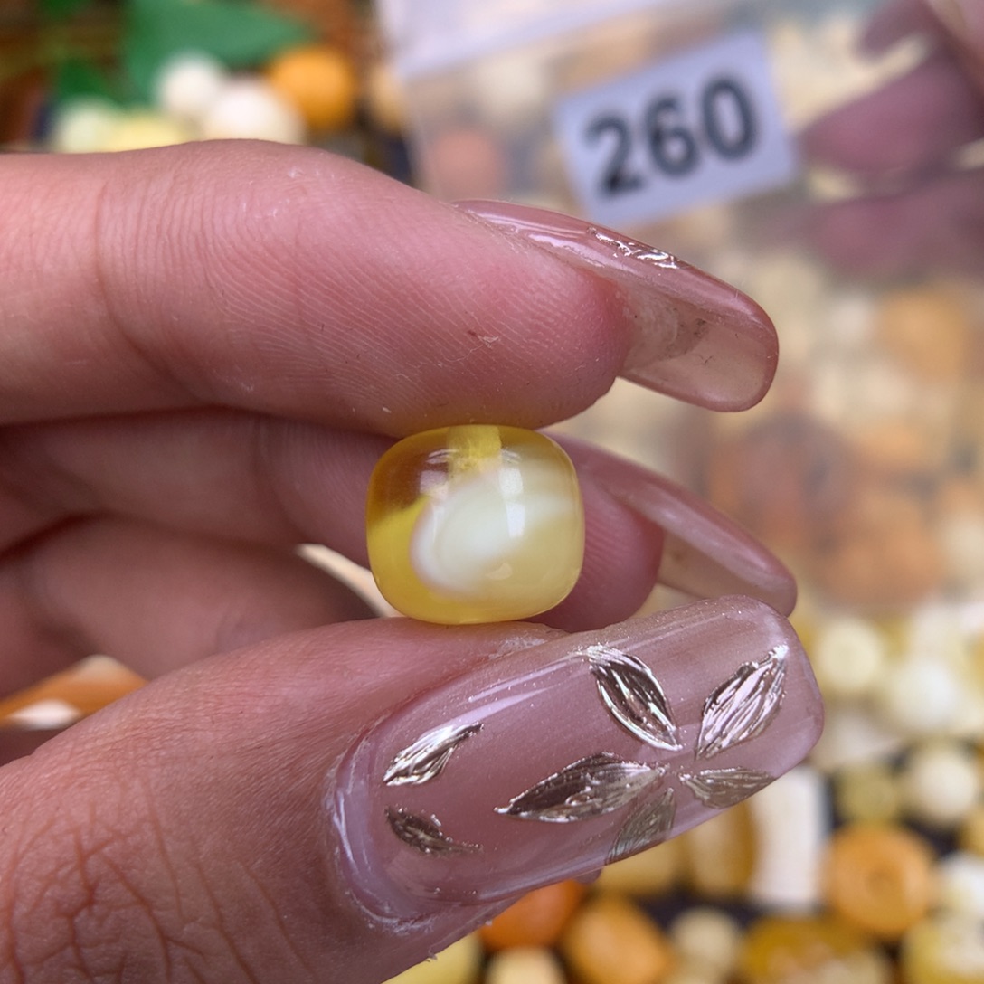 琥珀珠宝奇石未镶嵌10.6