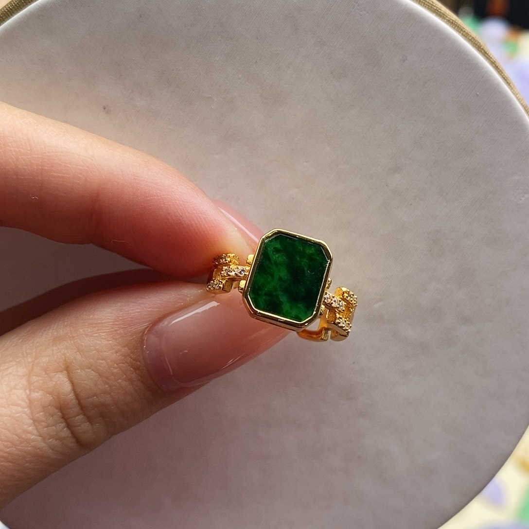 翡翠未镶嵌戒指戒指