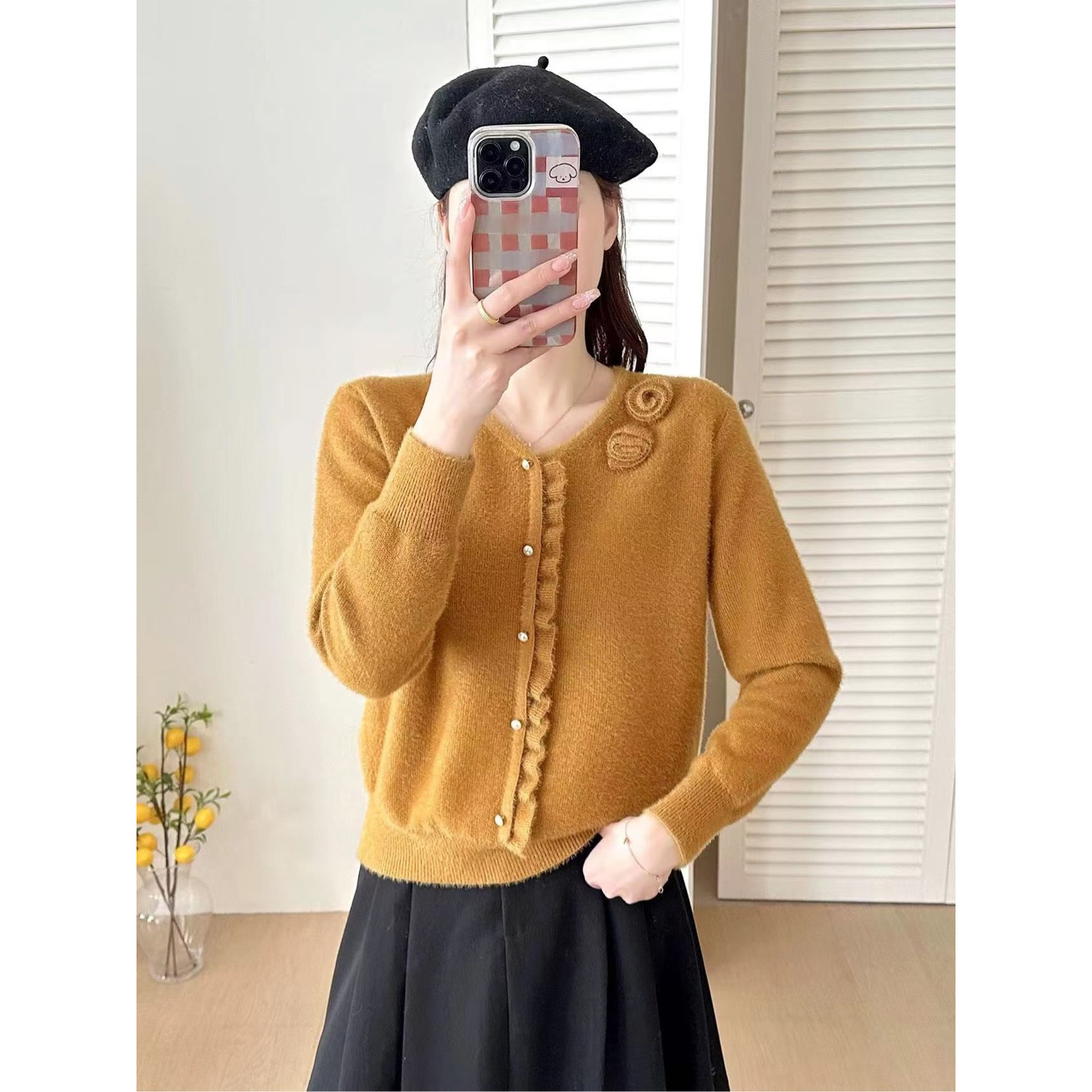 1063 假开衫V领立体花朵靓丽上衣