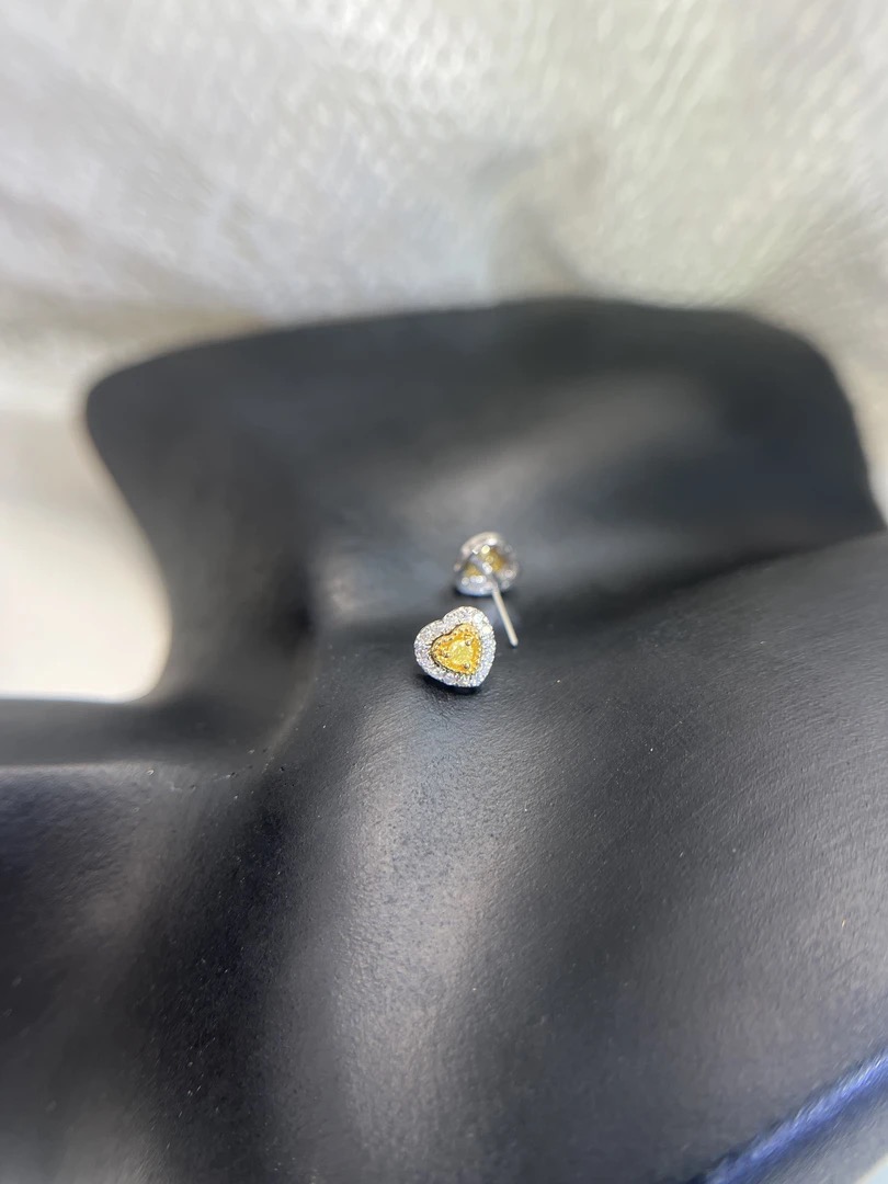 【KK珠宝】42分黄钻爱心耳钉