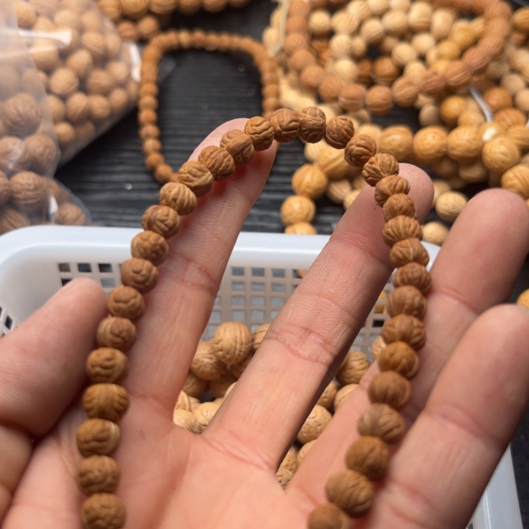 艺***玮手串文玩核桃小桃核散籽批发