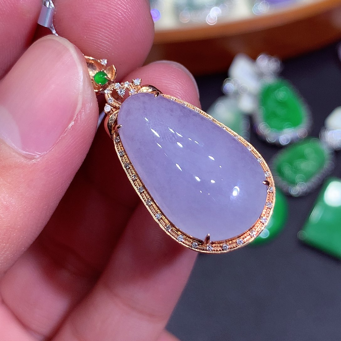 翡翠吊坠(不含链)18K金镶嵌