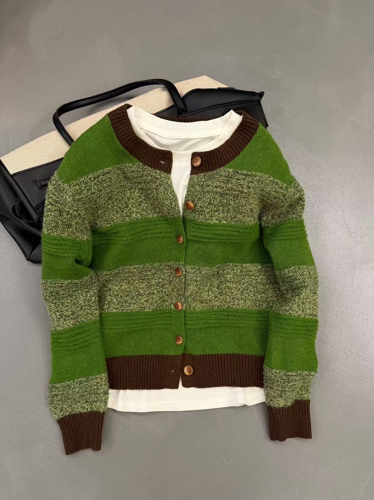 撞色针织条纹女长袖圆领毛针织衫女装拼接设计师毛衣