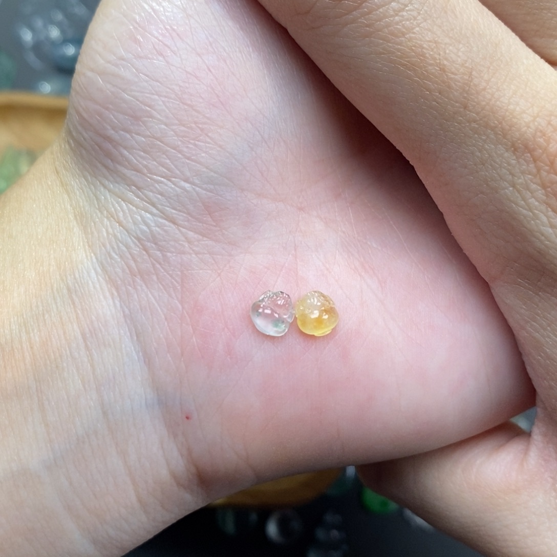 ****荔翡翠未镶嵌颈饰翡翠