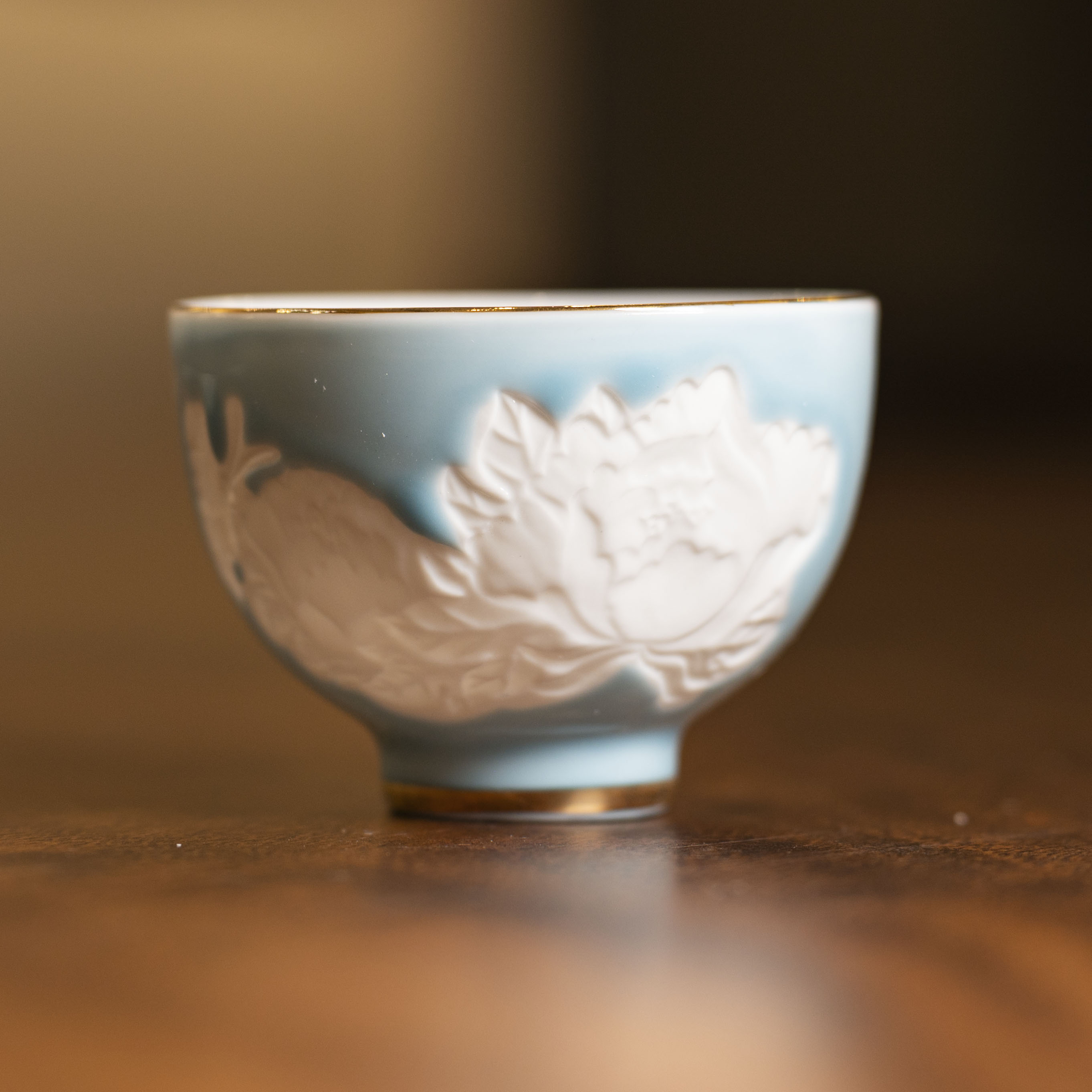 143号—影雕蝶恋花蓝色高端主人杯