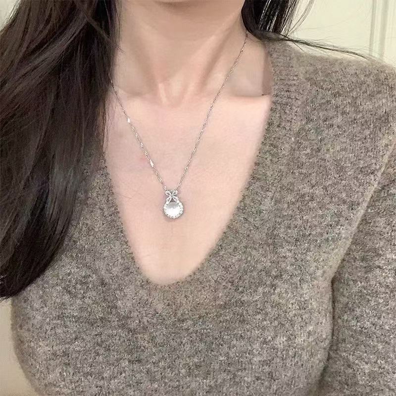 非金属玻璃项链 Manmi   在逃公主冰透蝴蝶结项链 4111