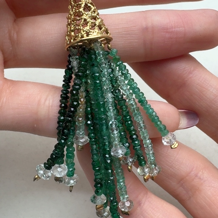 祖母绿颈饰未镶嵌