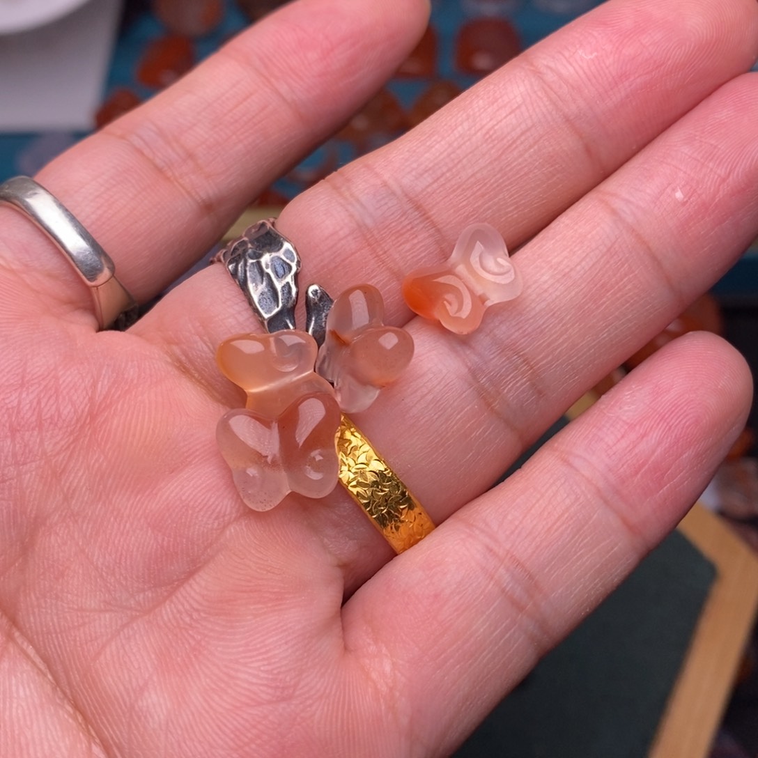 南红玛瑙颈饰18K金镶嵌小****^