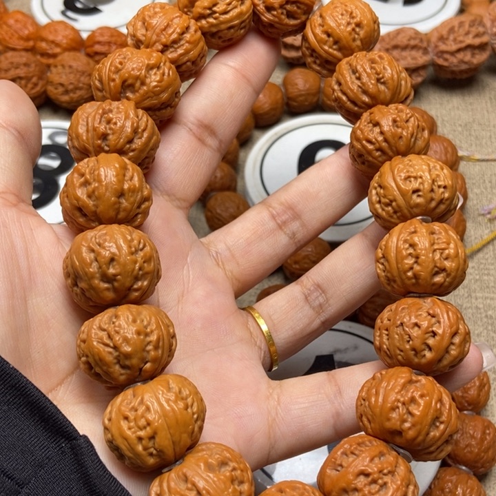 文玩核桃吊坠珊瑚磨盘