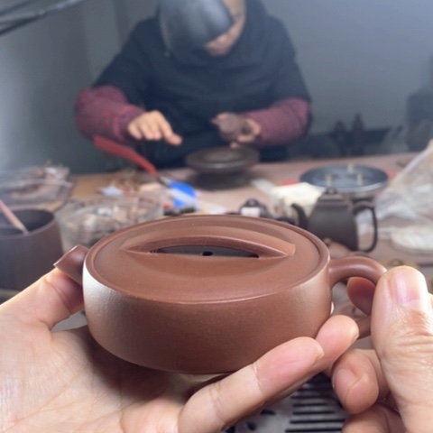 紫砂茶壶已*置原矿红皮龙扁汉瓦160c c