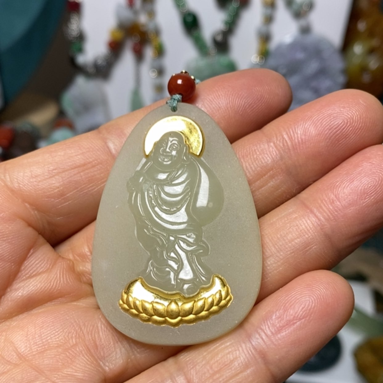 【闪购商品】翡翠吊坠(赠链)未镶嵌