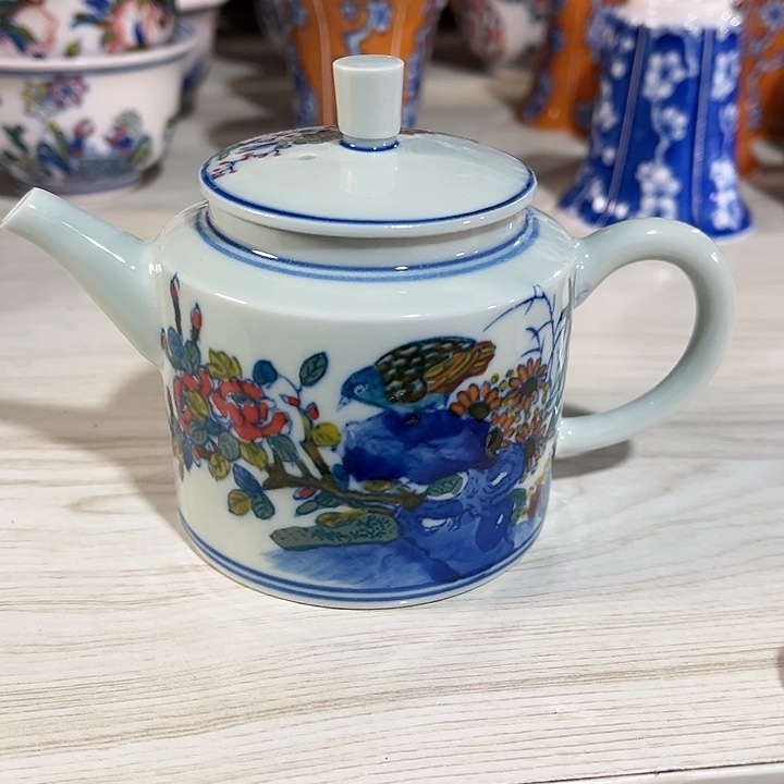 瓷片景德镇陶瓷茶壶。绿。