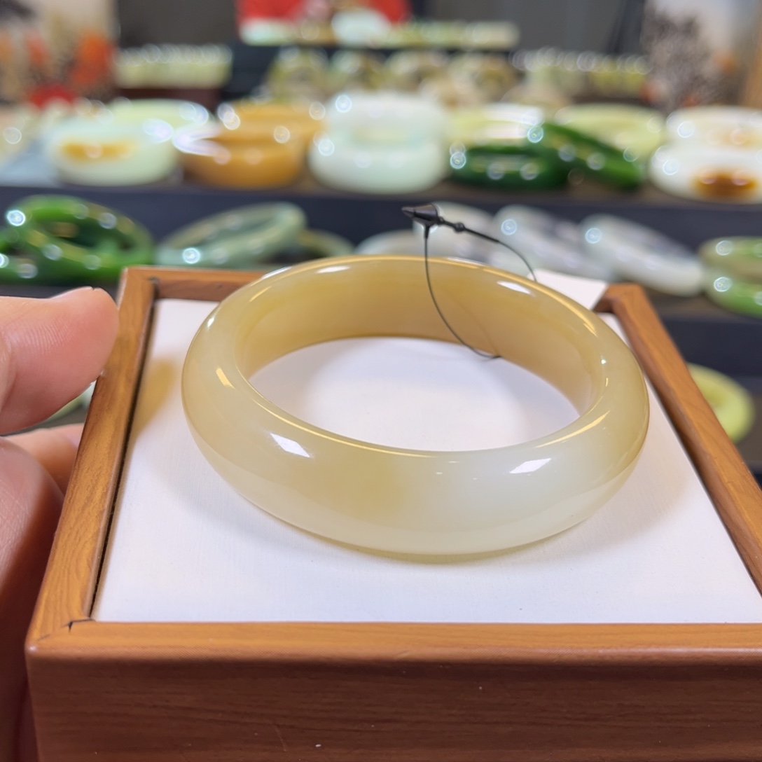 和田玉未镶嵌手镯53.54