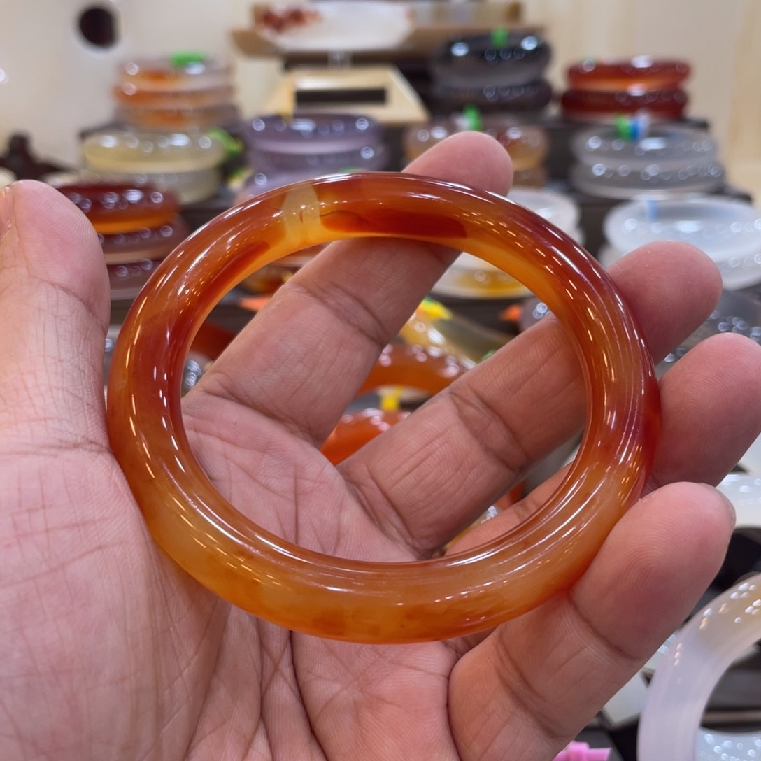 玛瑙/玉髓手镯未镶嵌