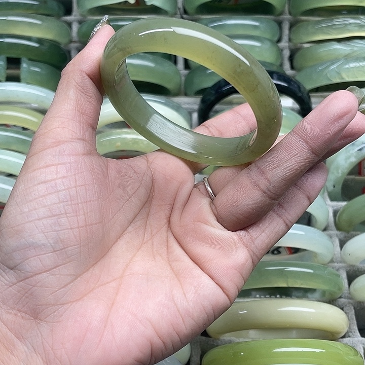 蛇纹石玉未镶嵌手镯238