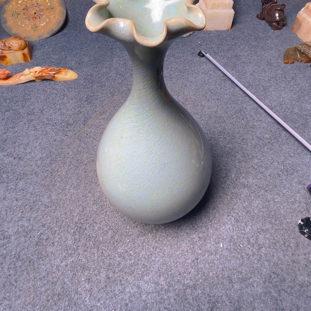 碟坎坎坷坷地走过这条小路