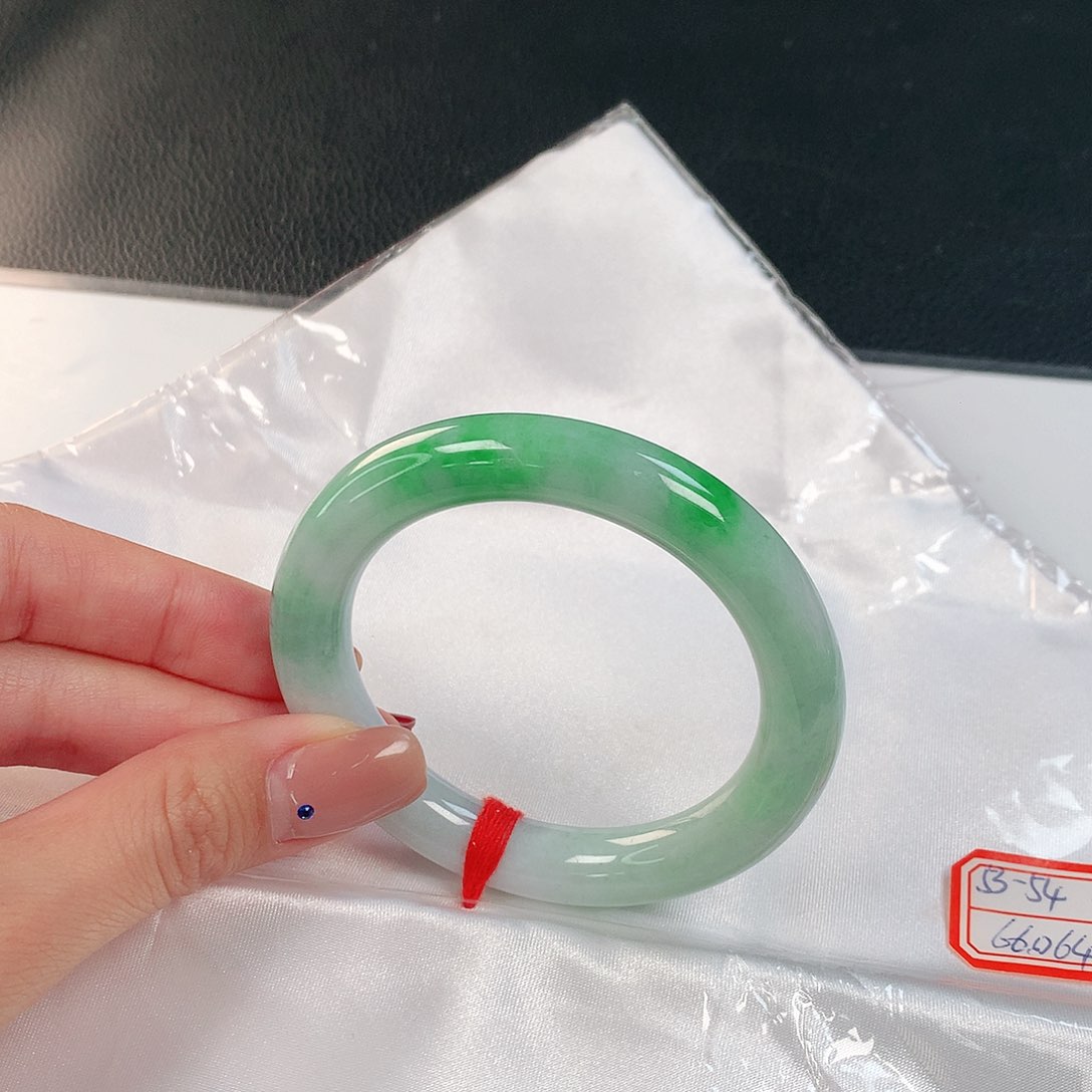 未镶嵌手镯翡翠064