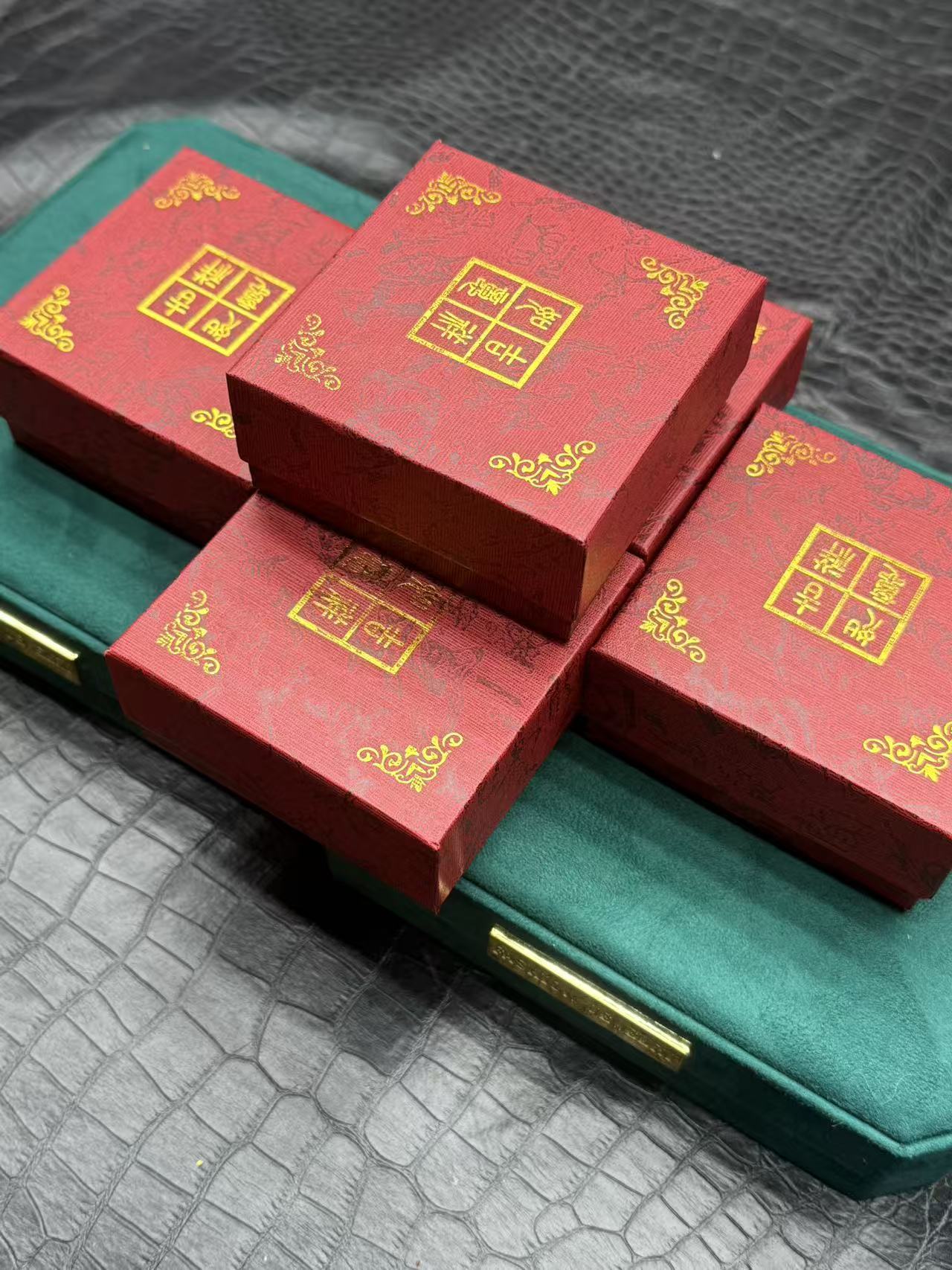 原创节日风格轻奢风礼盒y131